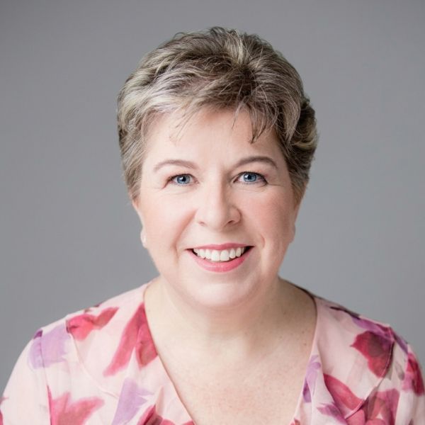 Cathy MacRae Square Headshot 600 x 600