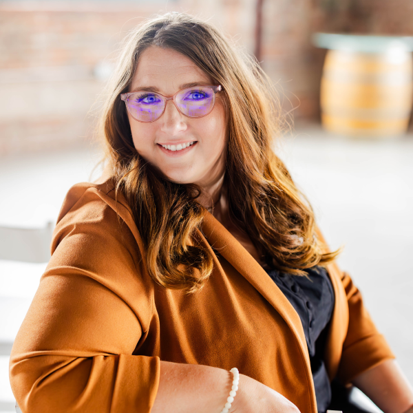 Dana Bahr headshot